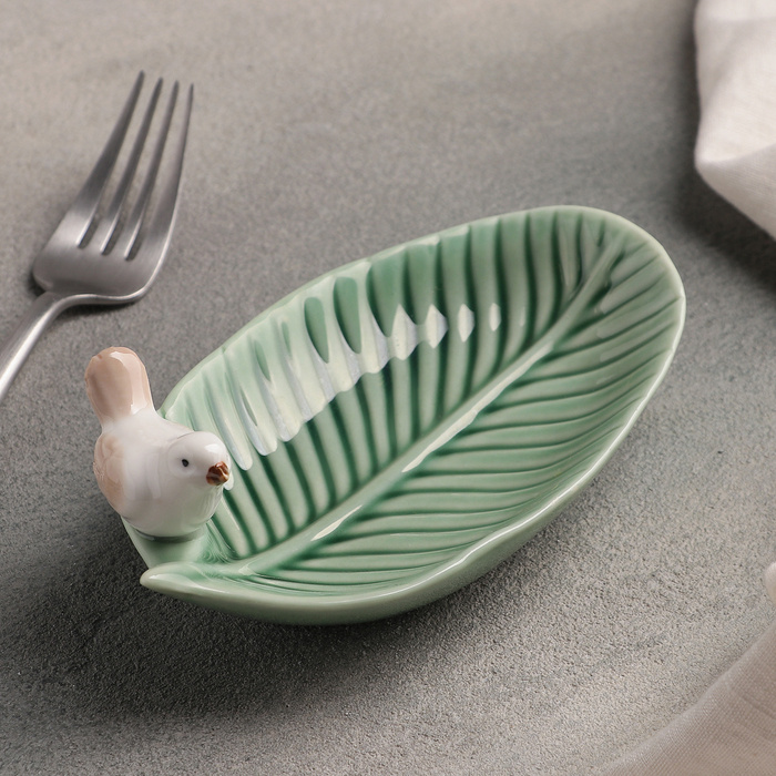 Блюдо керамическое сервировочное "Птичка на листочке", 15,5х8,5 см, цвет зелёный / 4608128  #1
