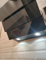 Вытяжка кухонная наклонная AMARI TRENTO 50 black glass 50 см, черная с сенсорным управлением, пультом дистанционного управления, светодиодной подсветкой, жировым фильтром #42, Евгеша